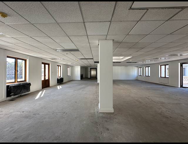 3,731M² OFFICE TO LET IN SANDOWN